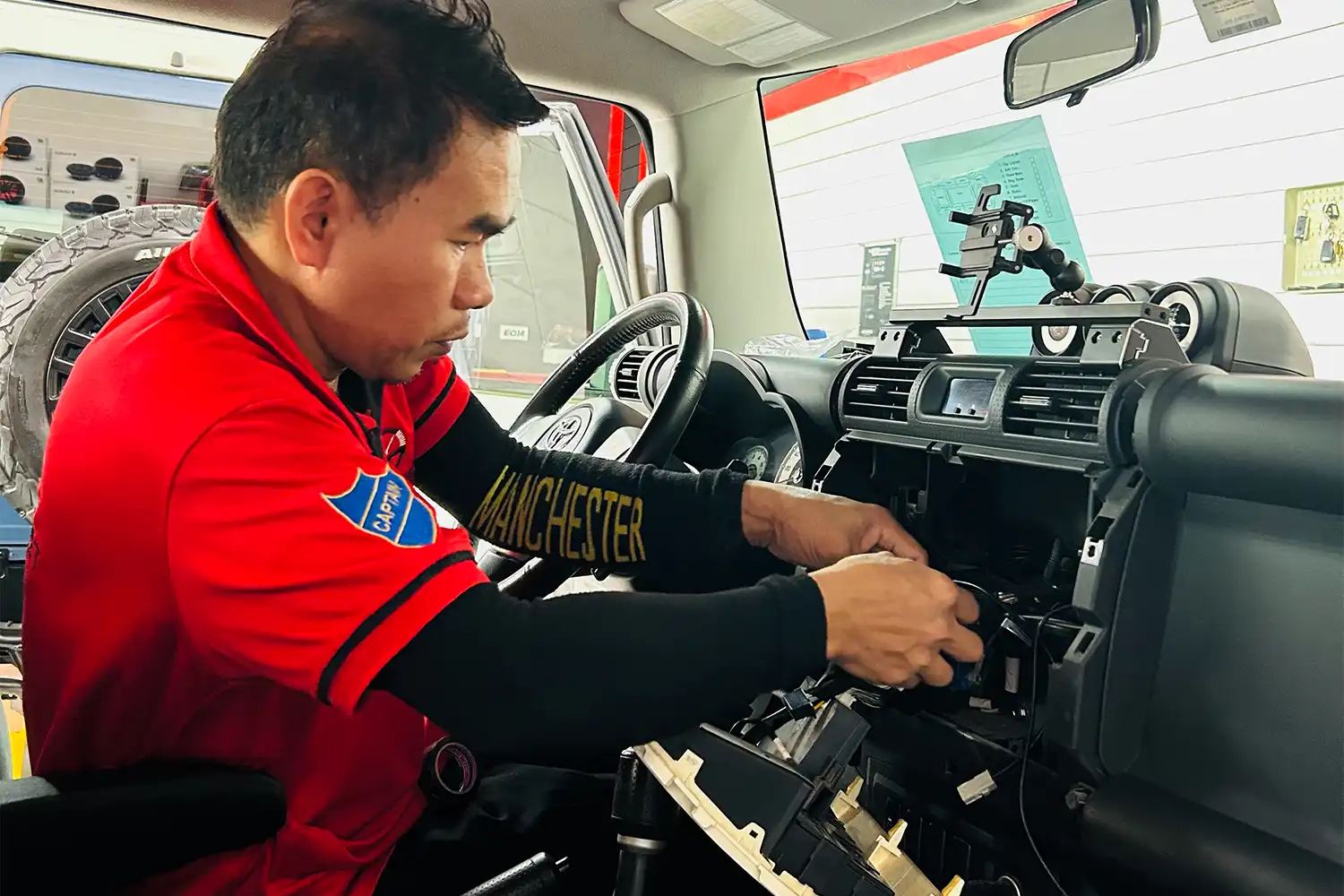 alt="multimedia headunit repair"